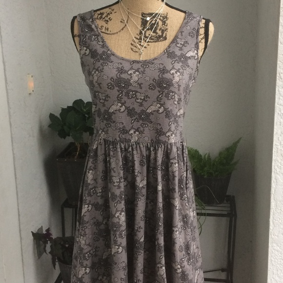 Hot Topic Dresses & Skirts - Hot Topic Woman's dress cutout back